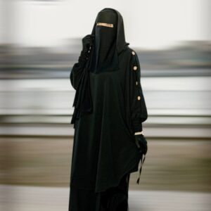عباية قبعة 5 قطع بأكمام معصم